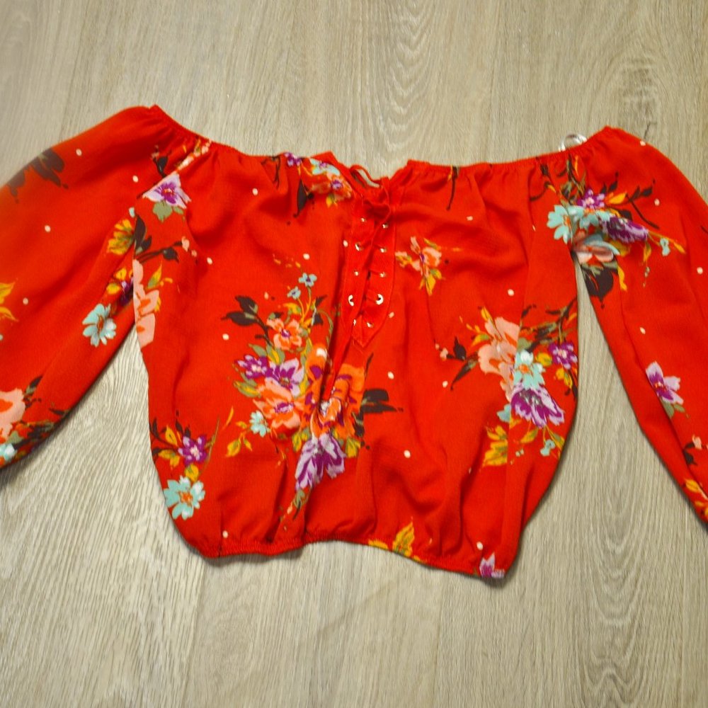 Papaya red, floral dress. Size Medium.